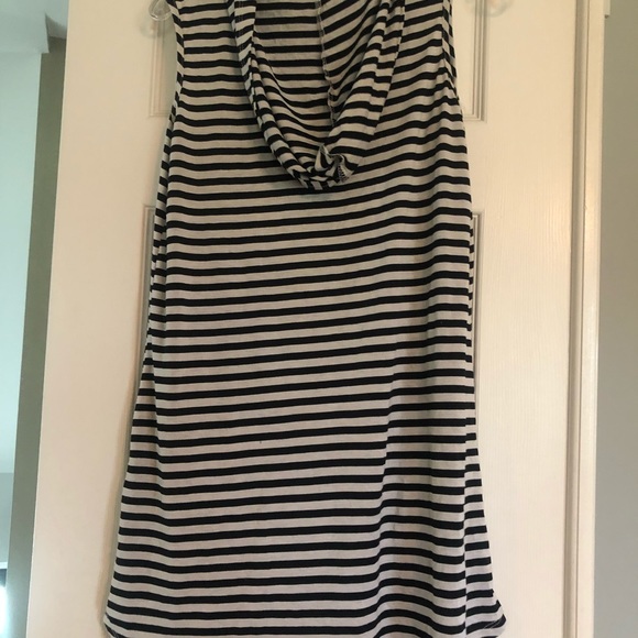 Beach/ swim cover up - Picture 3 of 4